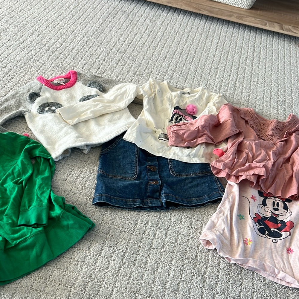Girls 5t lot! Gap, Old Navy. Tops and Jean skirt. Great condition